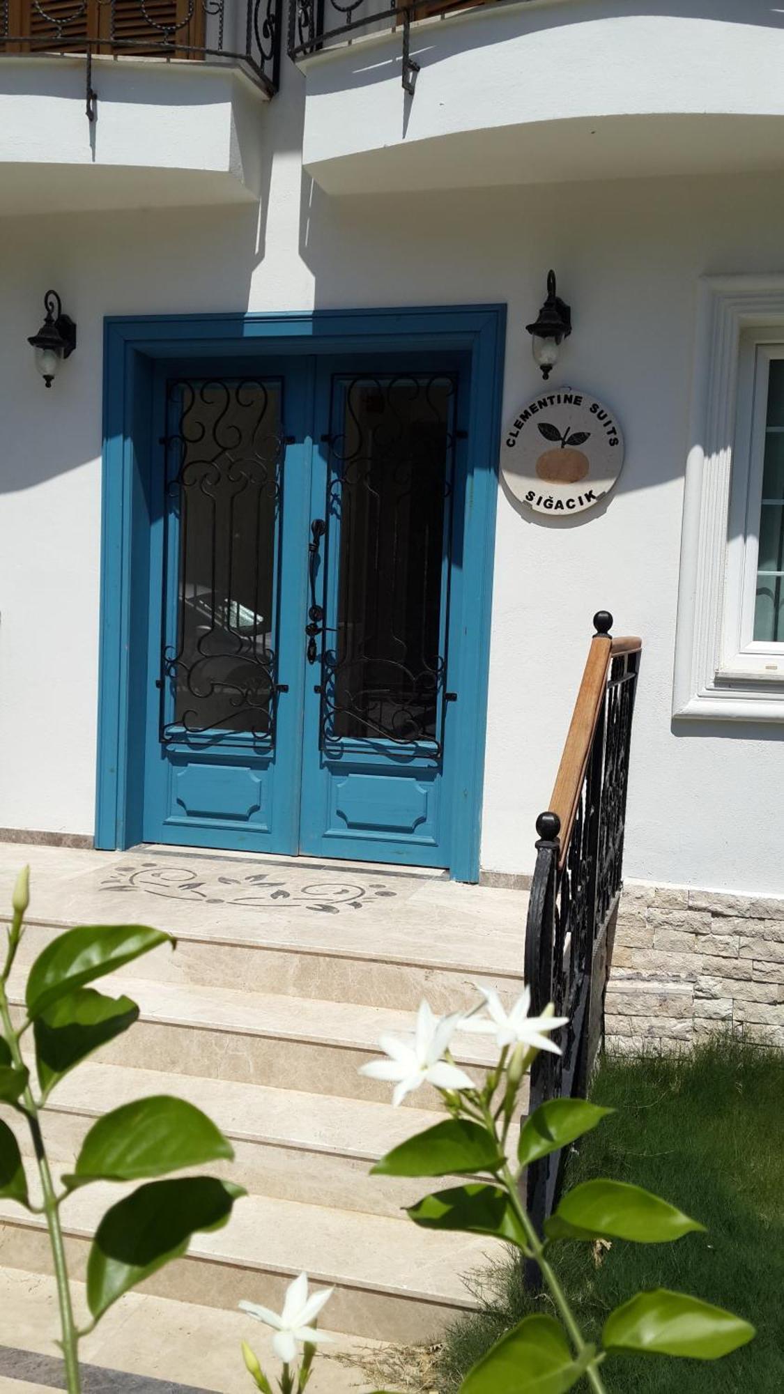 Clementin Suits Siğacık Kültér fotó