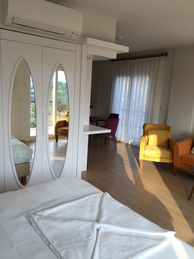 Clementin Suits Siğacık Kültér fotó