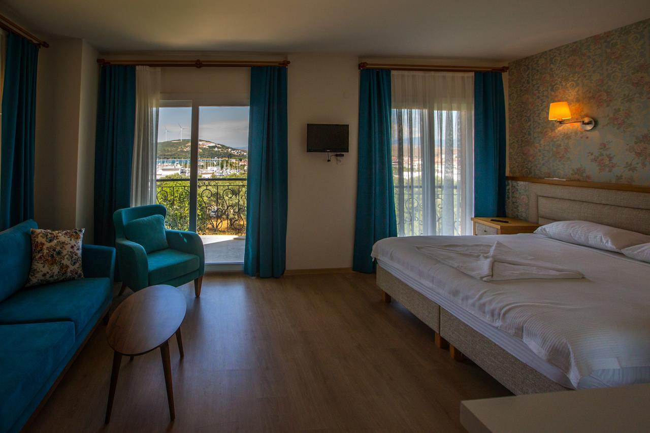 Clementin Suits Siğacık Kültér fotó